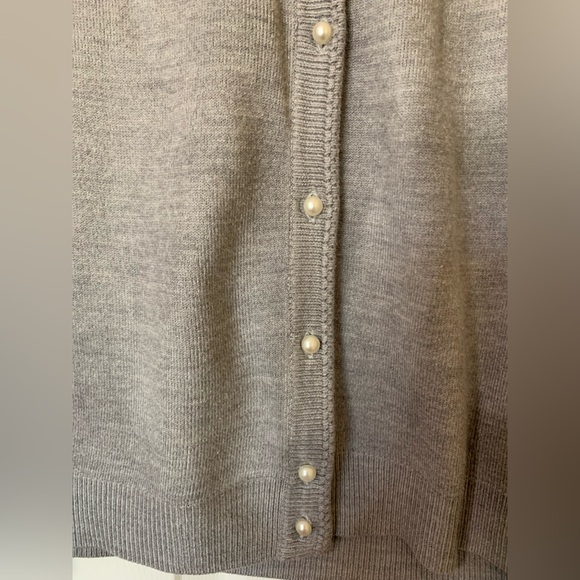 Mercer Street Studio Heather Gray Pearl Button Up‎ Sweater Cardigan M Minimalist - Picture 3 of 8